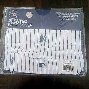 MLB Pleated Face Cover New York Yankees